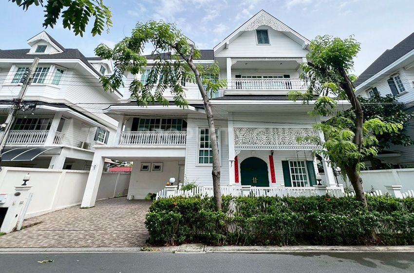 House with Shared Pool for rent in Sukhumvit